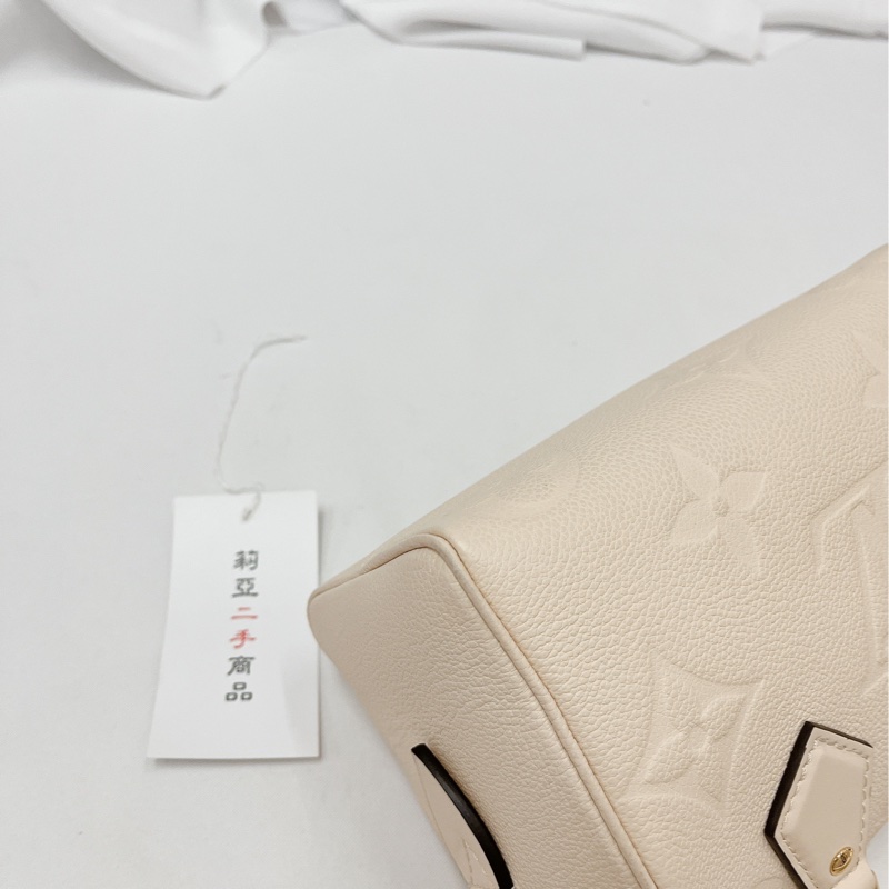 莉亞精品♡LV M58954 Speedy 20 奶白二手-9