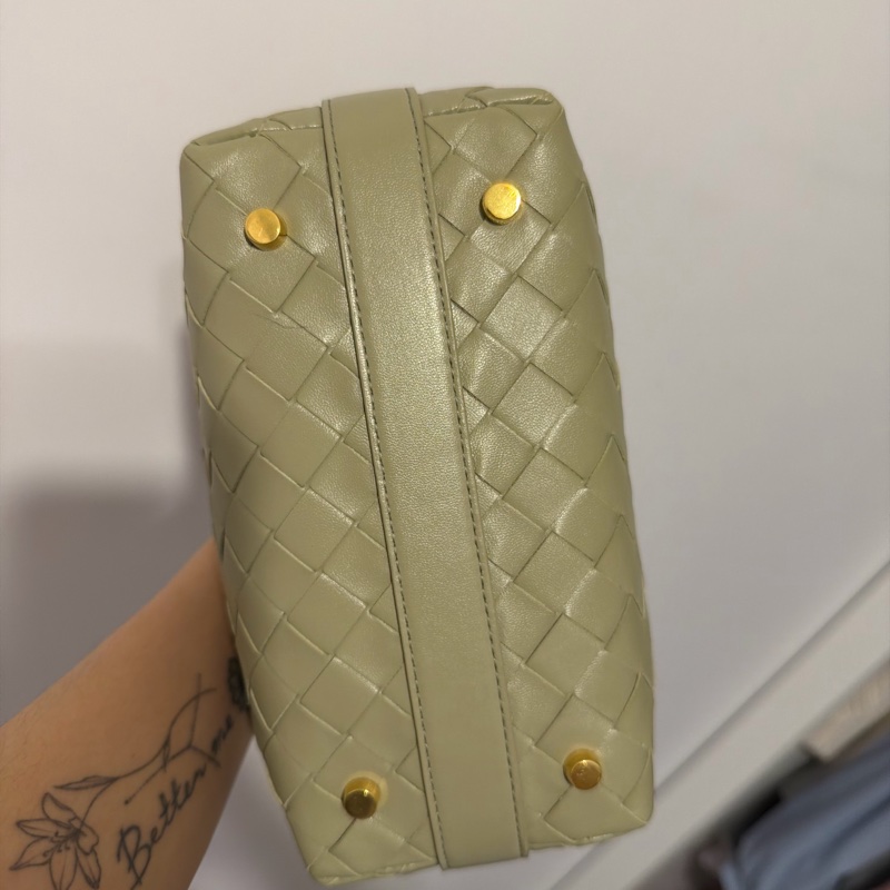 BOTTEGA VENETA -Wallace酪梨色-4