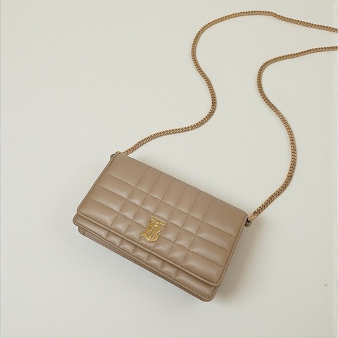 莉亞精品♡Burberry 米色鏈條包  Lola奶茶色 二手