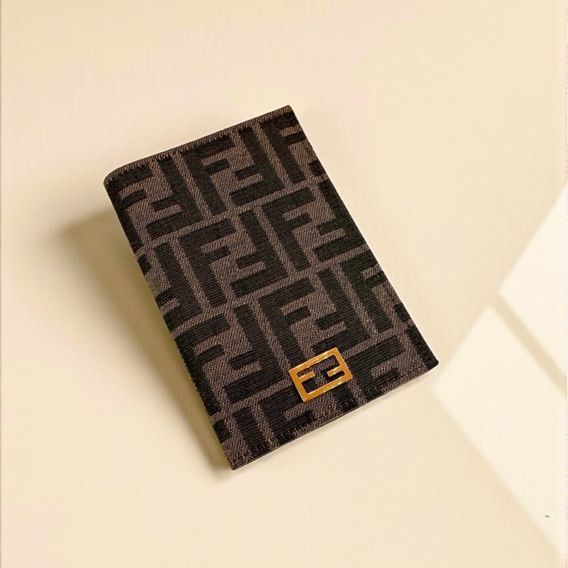 莉亞精品♡Fendi 老花護照夾 二手-0