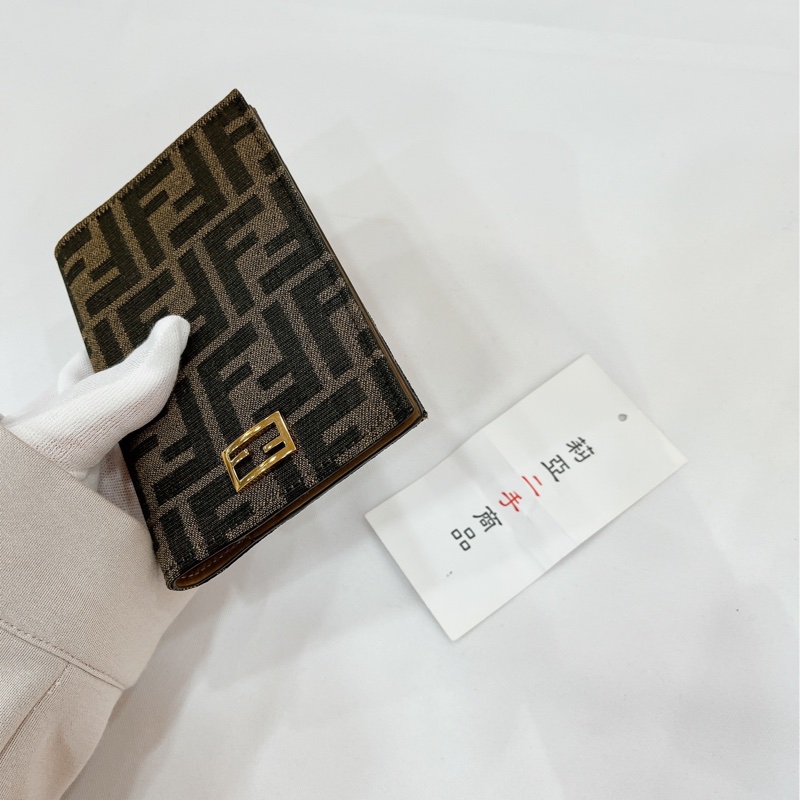 莉亞精品♡Fendi 老花護照夾 二手-7