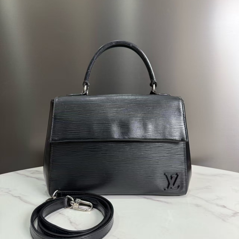 Louis Vuitton • Cluny Bb 黑色水波紋克魯尼-0
