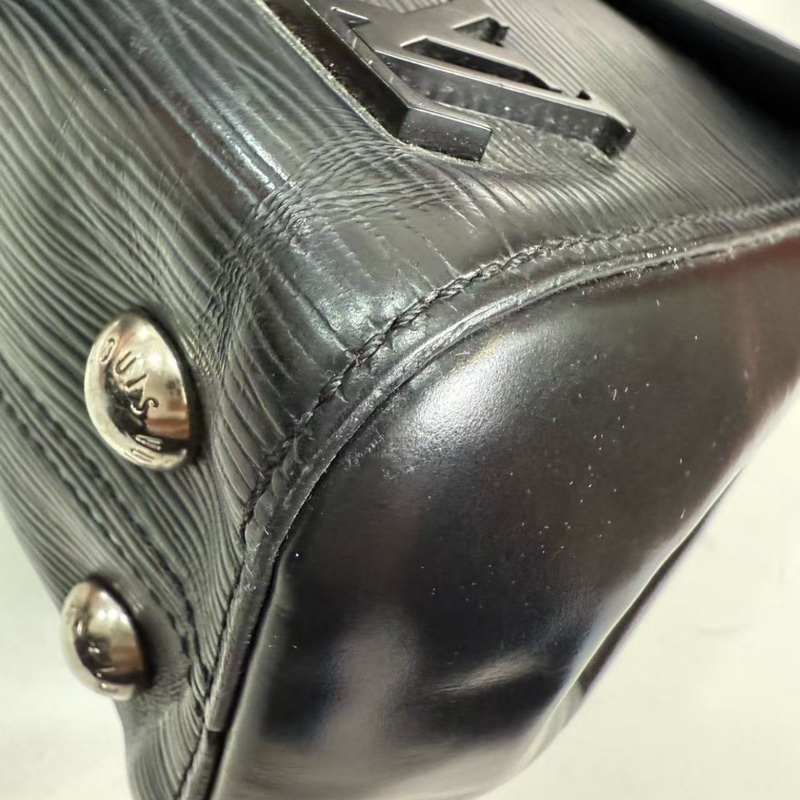 Louis Vuitton • Cluny Bb 黑色水波紋克魯尼-4