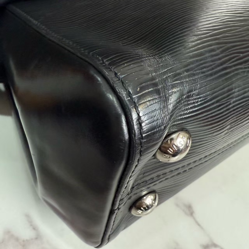 Louis Vuitton • Cluny Bb 黑色水波紋克魯尼-6