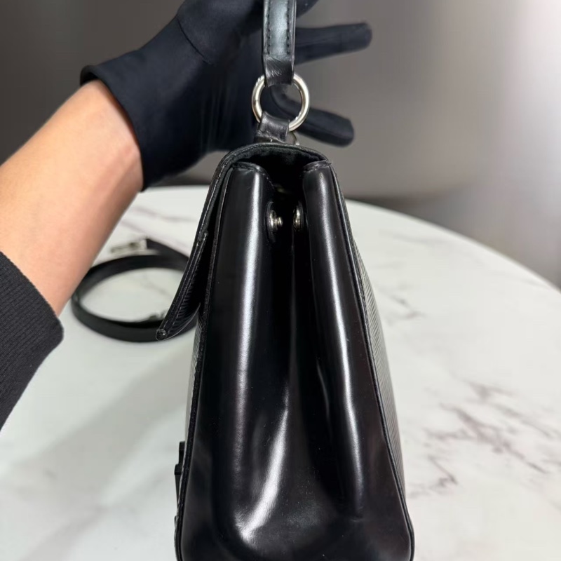 Louis Vuitton • Cluny Bb 黑色水波紋克魯尼-9