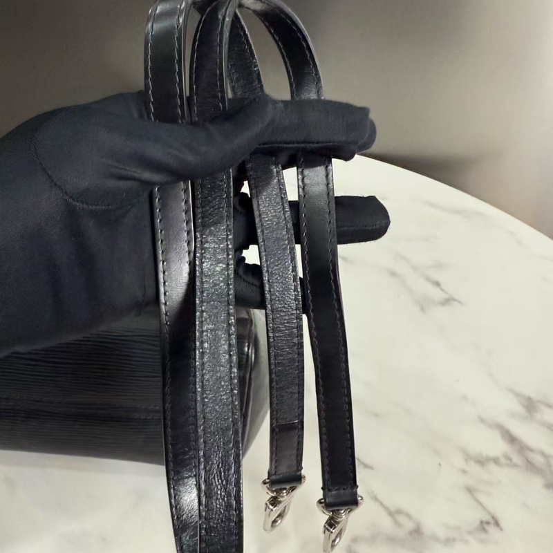 Louis Vuitton • Cluny Bb 黑色水波紋克魯尼-15