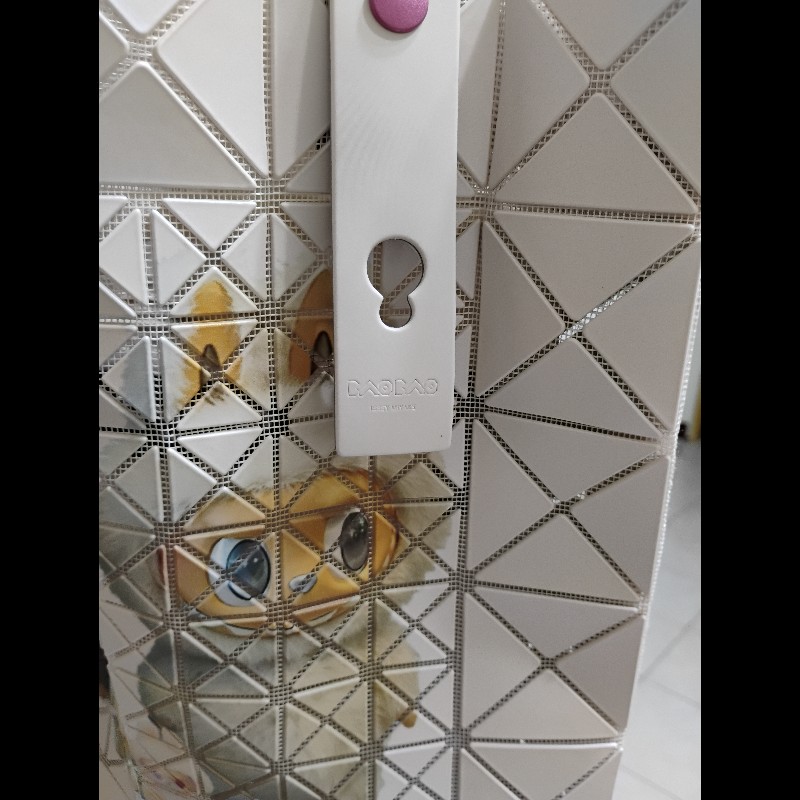 Issey Miyake baobao三宅6×6 白×米白拉布布款肩背包-3