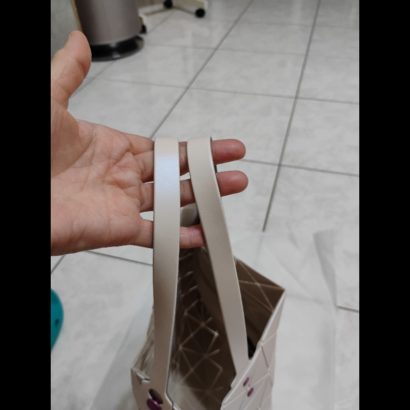 Issey Miyake baobao三宅6×6 白×米白拉布布款肩背包-12