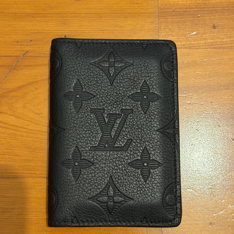 Louis Vuitton LV 袋裝萬用錢包 卡夾 M62899 黑色壓紋 皮革 小牛皮(近全新)-4