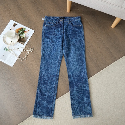 CHANEL jeans