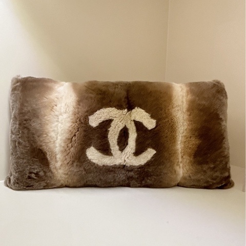 CHANEL 長方形兔毛靠枕枕頭