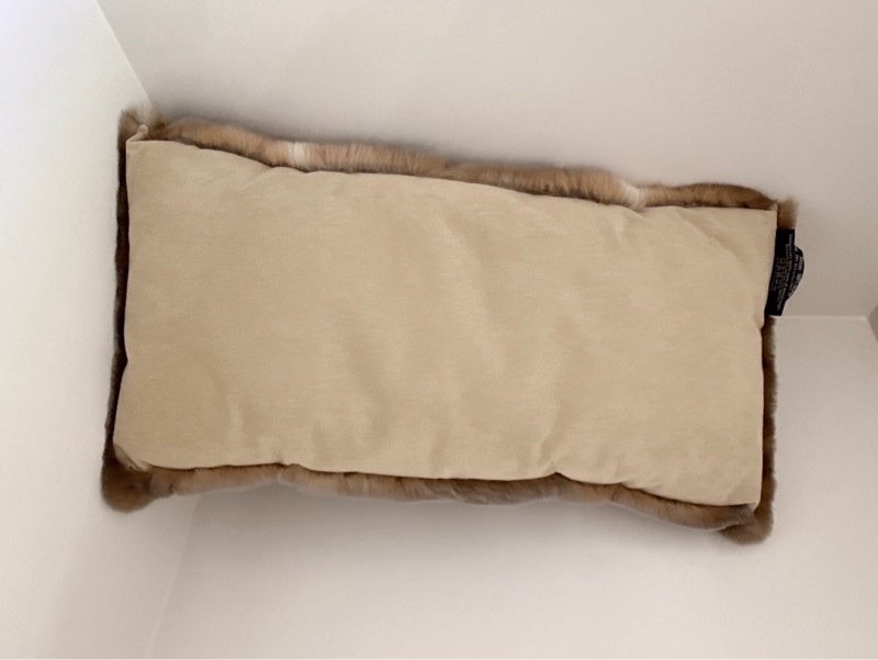 CHANEL 長方形兔毛靠枕枕頭-4