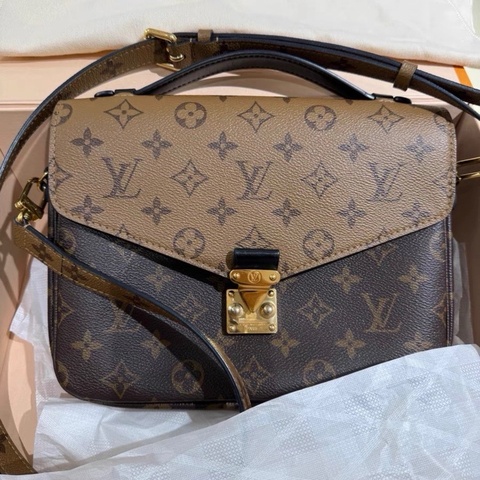 LV 拼色郵差包