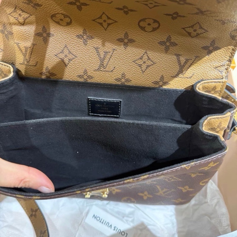 LV 拼色郵差包-14