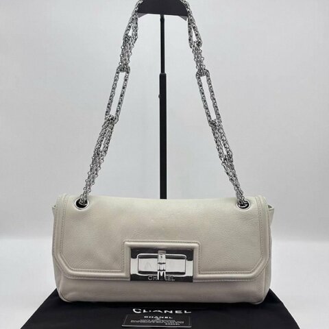 CHANEL 2.55奶油白銀大方扣肩背斜背包18*13*6 98新配件塵袋保卡