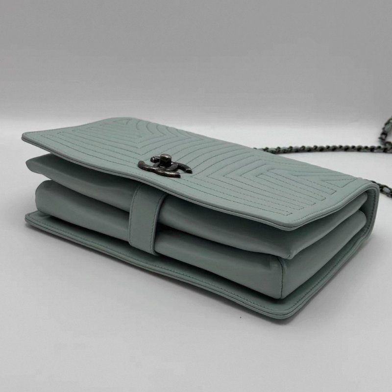 CHANEL 淡綠色銀扣迷宮幾何肩背斜背鏈條包25*16*3.5 98新配件塵袋-4