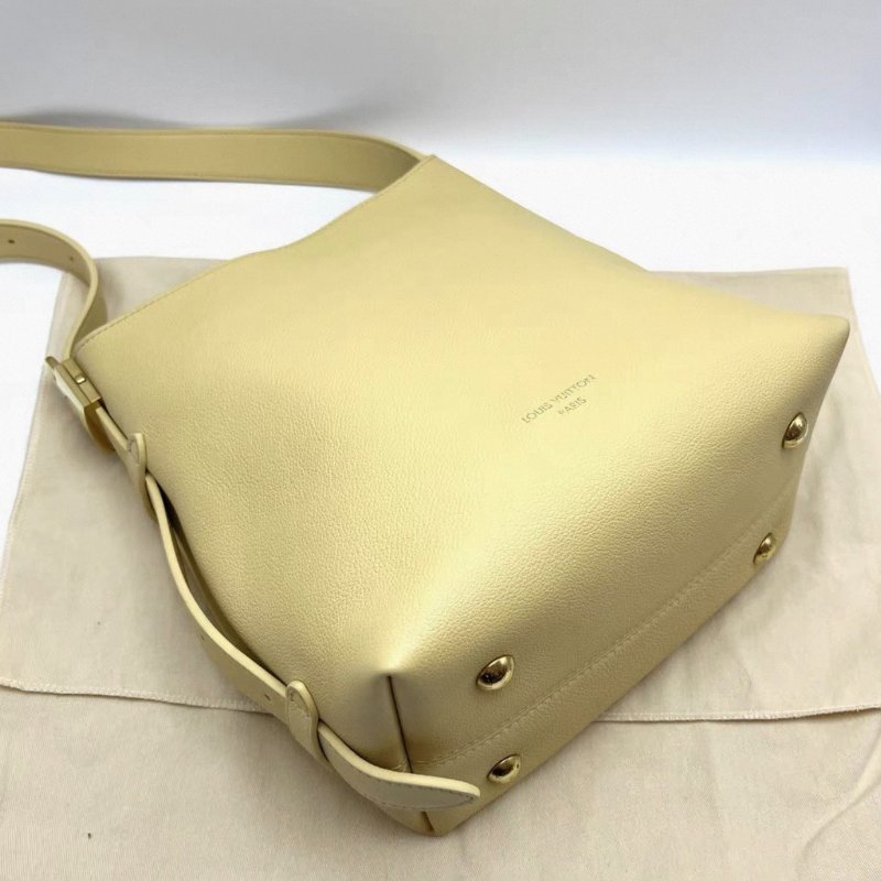 LV 奶油色LowKeyHobo小號肩背斜背包 芯片款24*28*16 98新配件塵袋吊牌-2