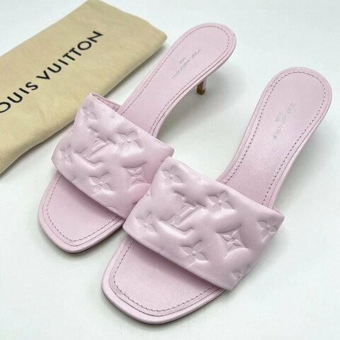 LV 粉色滿印浮雕中跟涼鞋 38號 98新配件塵袋
