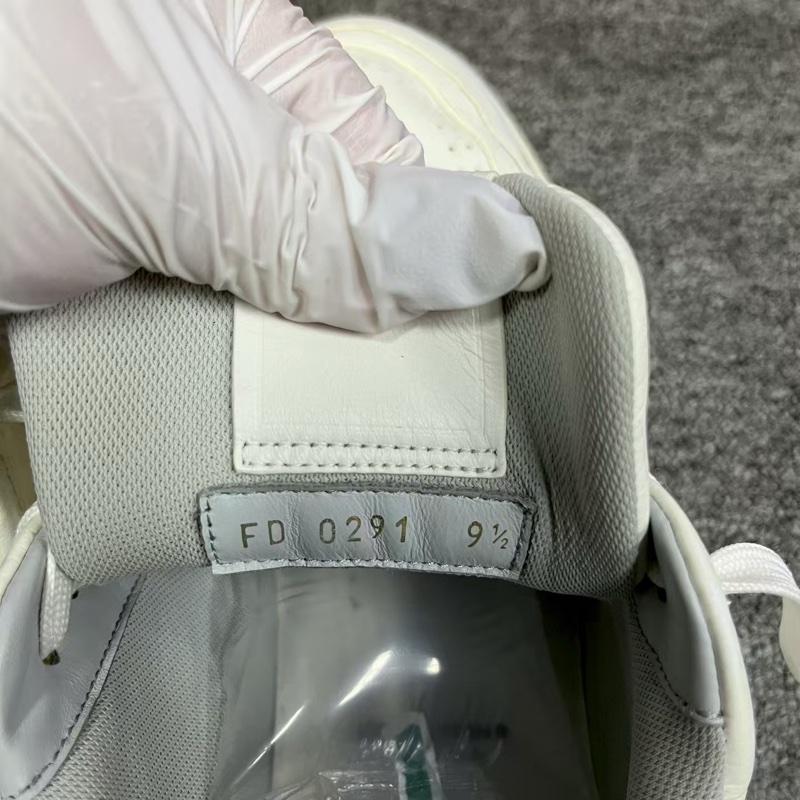 【louis vuitton】最新款白色牛皮白水泥Size:9.5-3