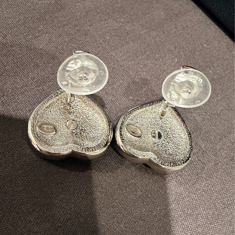 CHANEL 23B 白色愛心珍珠鑽耳環 耳夾款 全新-4