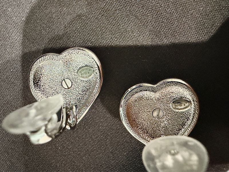 CHANEL 23B 白色愛心珍珠鑽耳環 耳夾款 全新-7