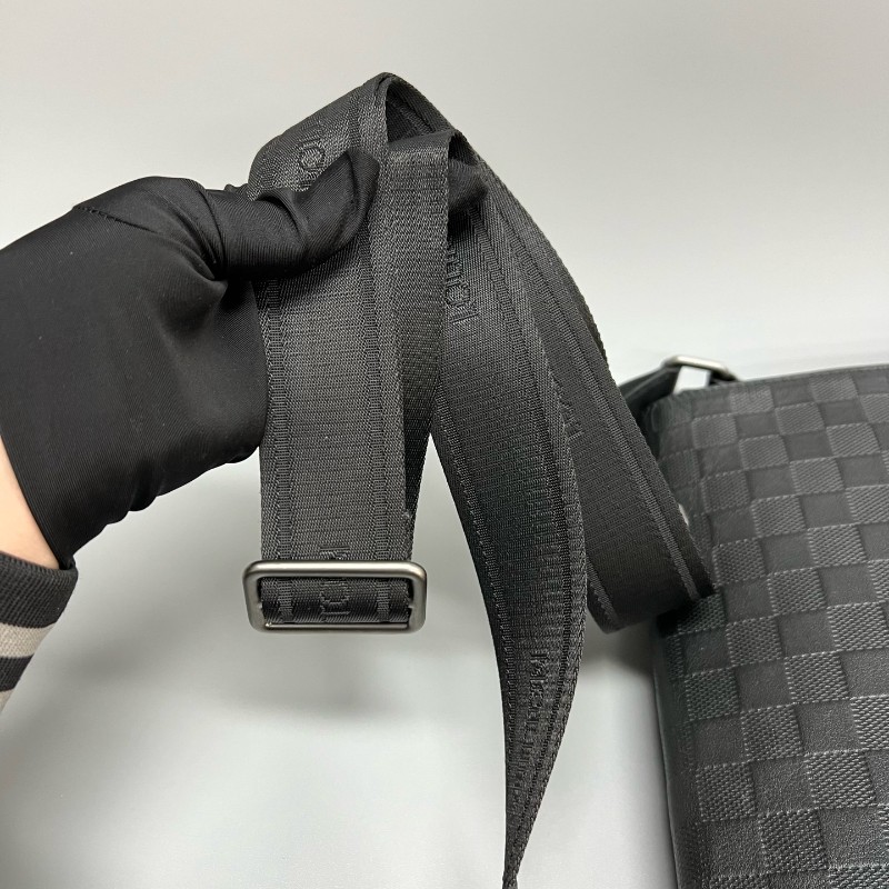 LV/路易威登 黑色棋盤格男士郵差包中號-7