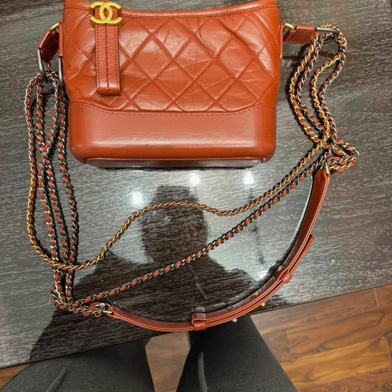 Chanel Gabrielle 香奈兒流浪包小號鐵鏽紅,鐳射卡都在,26開-2