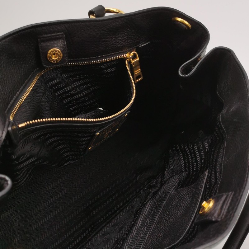 Prada 牛皮黑色金字母Logo手提包肩背包-14