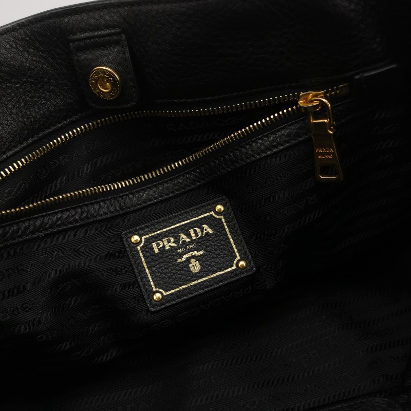 Prada 牛皮黑色金字母Logo手提包肩背包-15