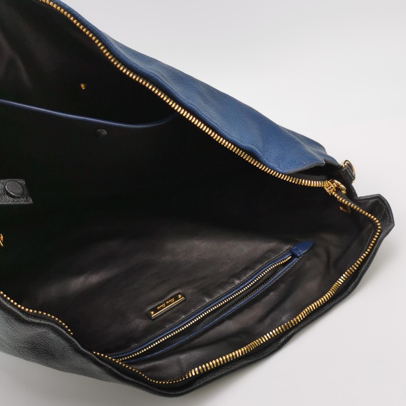 Miu Miu 羊皮拼色字母logo拉鍊肩背包-6