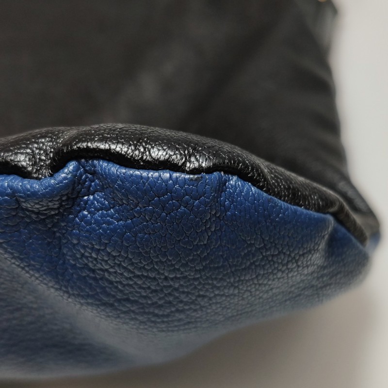 Miu Miu 羊皮拼色字母logo拉鍊肩背包-12