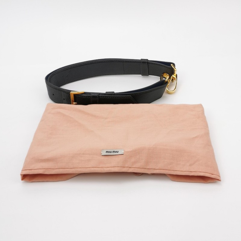 Miu Miu 羊皮拼色字母logo拉鍊肩背包-19