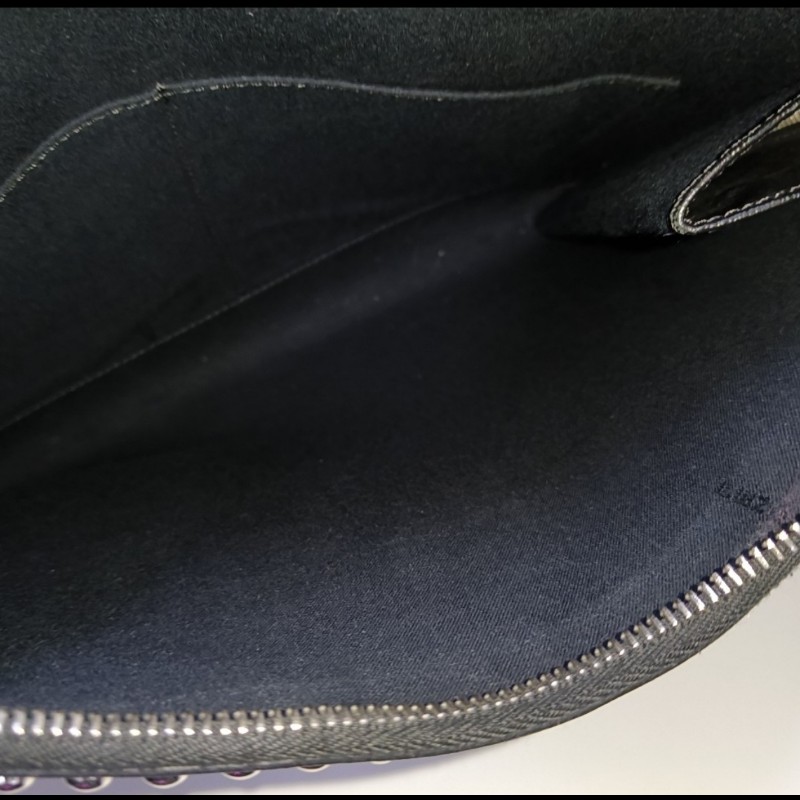 FENDI Karlito 黑色牛皮鉚釘手拿包 銀色五金-7