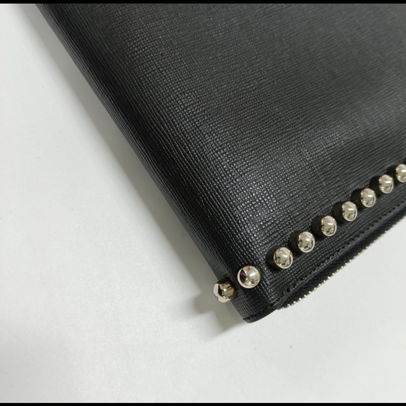 FENDI Karlito 黑色牛皮鉚釘手拿包 銀色五金-9