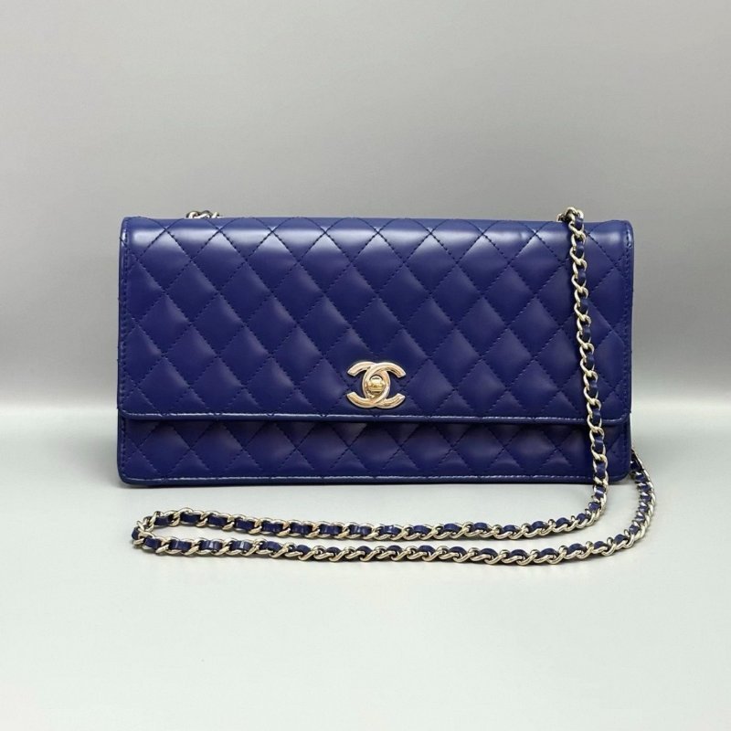 ️CHANEL 藍色金扣漆皮肩背斜背鏈條包25.5*13*8 98新配件塵袋-0