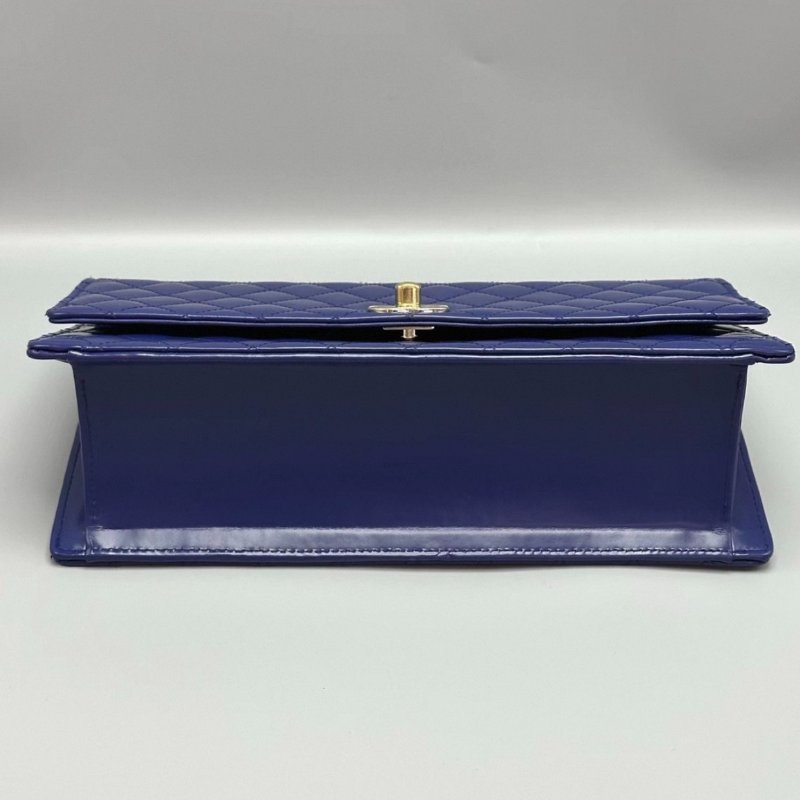 ️CHANEL 藍色金扣漆皮肩背斜背鏈條包25.5*13*8 98新配件塵袋-3