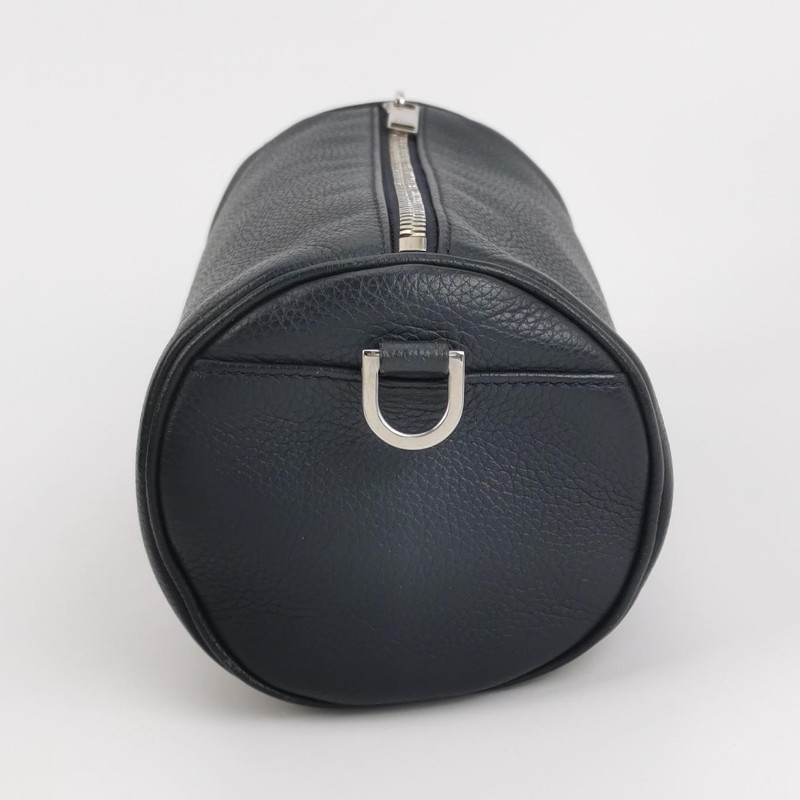 FENDI Karlito 黑色牛皮鉚釘手拿包 銀色五金-2