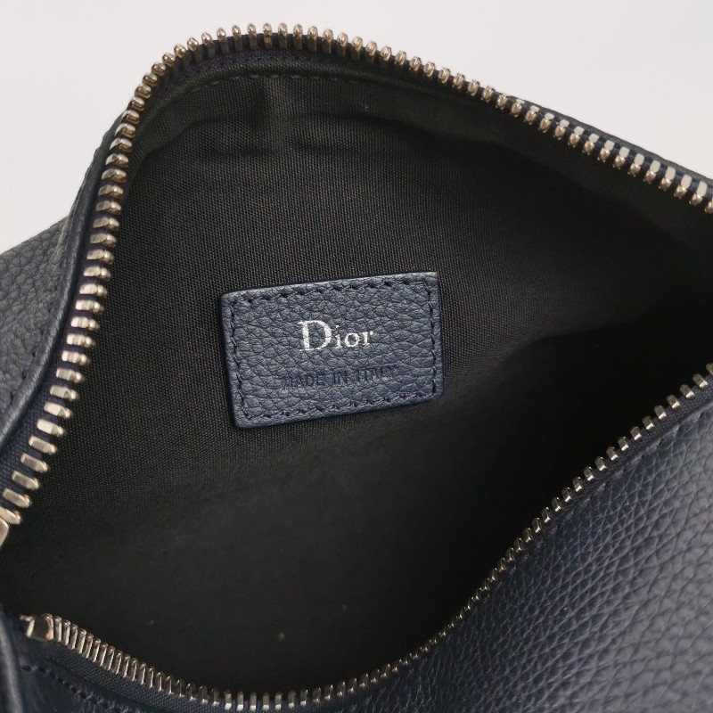 FENDI Karlito 黑色牛皮鉚釘手拿包 銀色五金-7