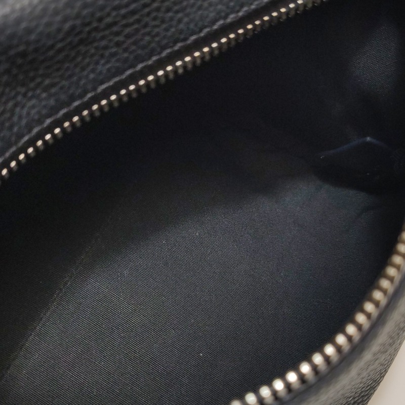 FENDI Karlito 黑色牛皮鉚釘手拿包 銀色五金-9