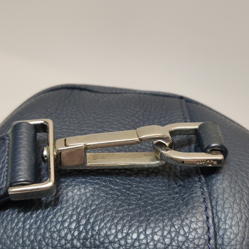 FENDI Karlito 黑色牛皮鉚釘手拿包 銀色五金-13