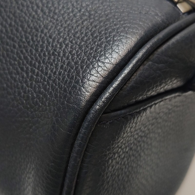 FENDI Karlito 黑色牛皮鉚釘手拿包 銀色五金-14