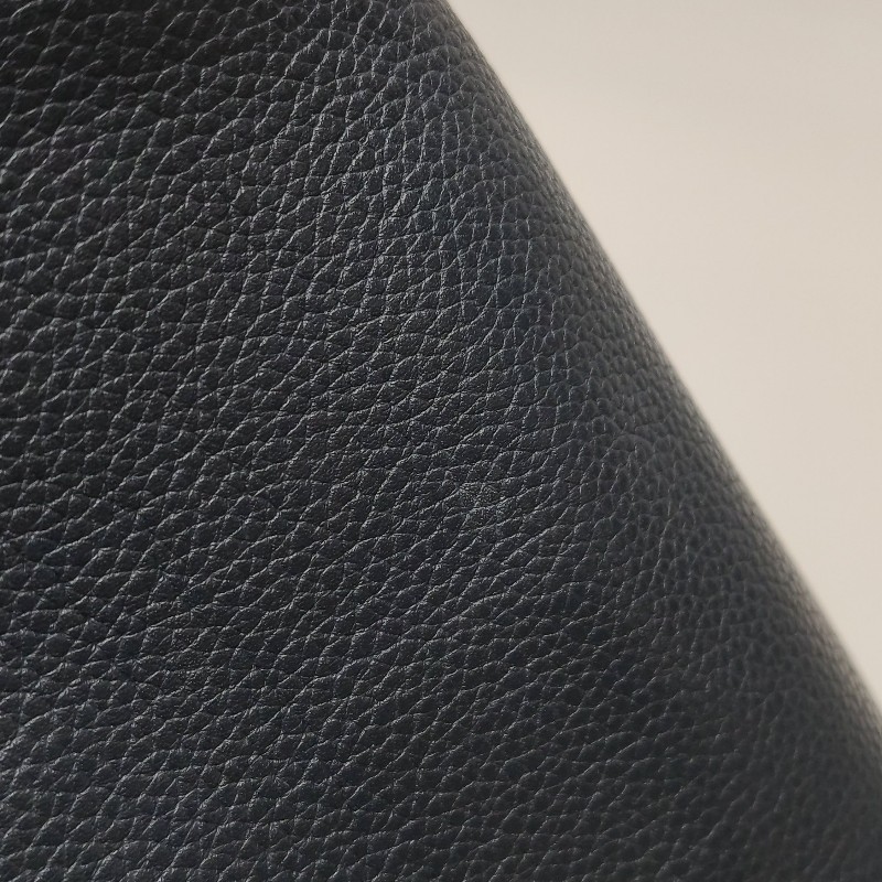 FENDI Karlito 黑色牛皮鉚釘手拿包 銀色五金-15