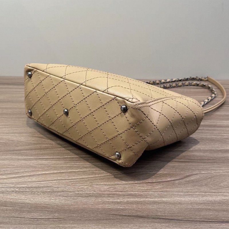 CHANEL 奶茶色牛皮托特包27*23*10 98新配件塵袋-1