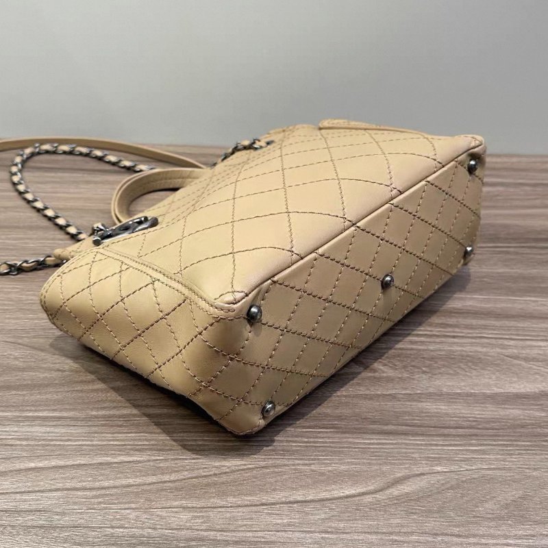 CHANEL 奶茶色牛皮托特包27*23*10 98新配件塵袋-2