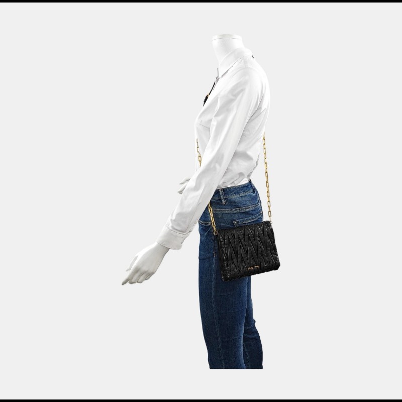 Miu Miu 黑色牛皮绗縫單肩包金色五金可拆卸肩帶-1