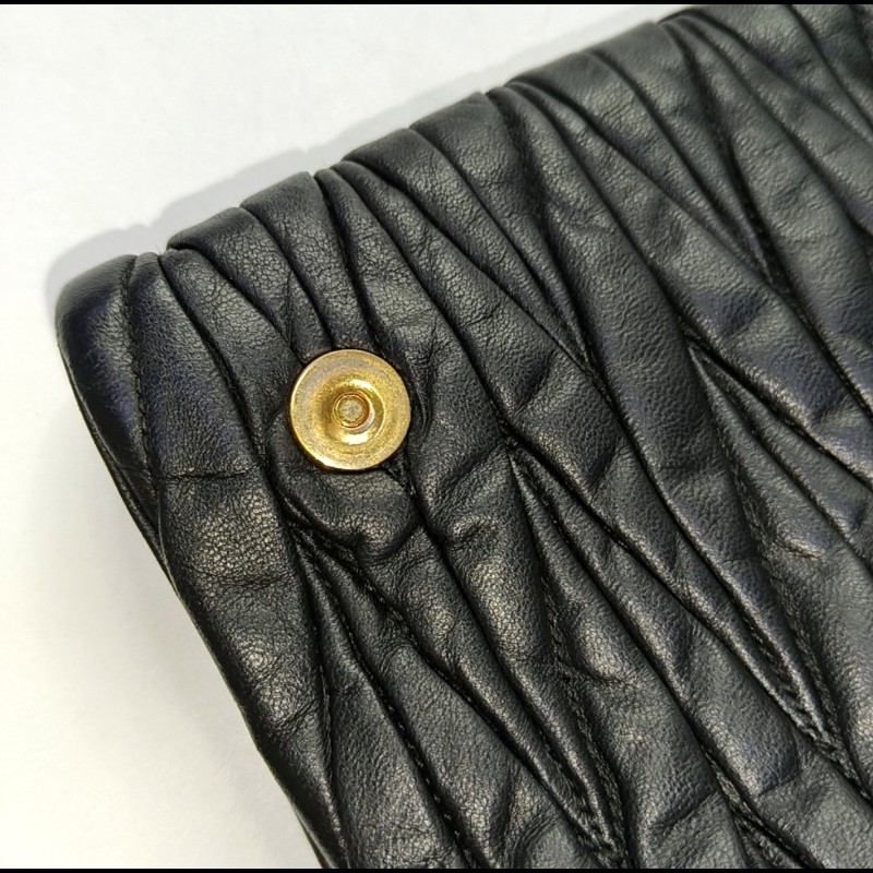 Miu Miu 黑色牛皮绗縫單肩包金色五金可拆卸肩帶-8