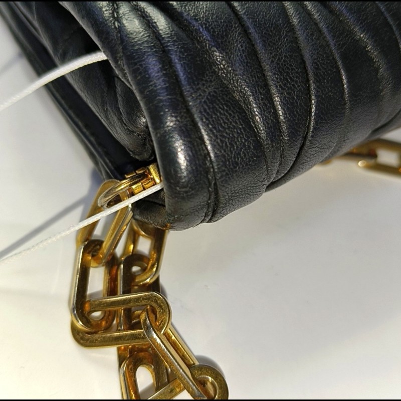 Miu Miu 黑色牛皮绗縫單肩包金色五金可拆卸肩帶-9