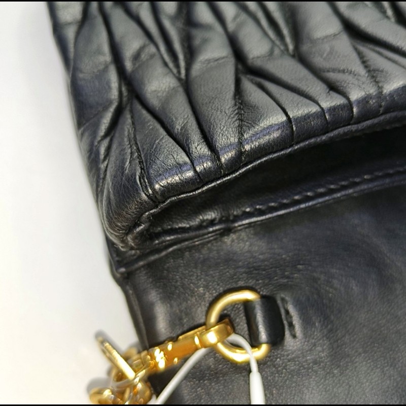 Miu Miu 黑色牛皮绗縫單肩包金色五金可拆卸肩帶-11