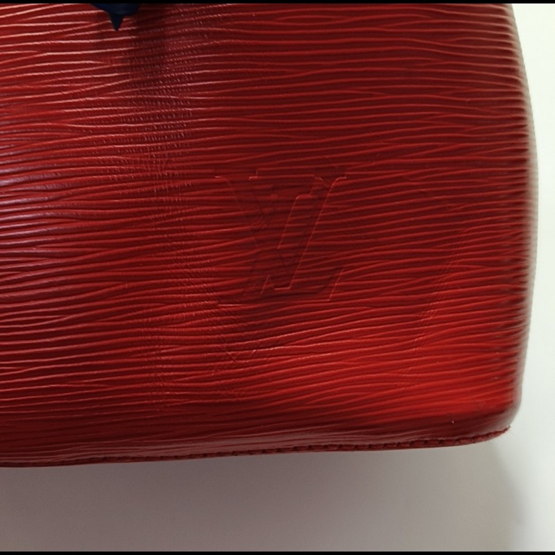 LOUIS VUITTON NÉONOÉ中號紅色 EPI牛皮水波纹水桶包 銀色五金 2條可拆卸肩帶-8