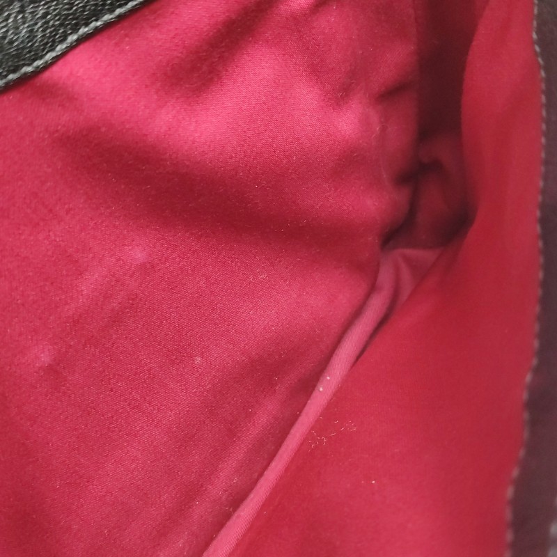 Miu Miu 羊皮翻蓋包斜背包-9